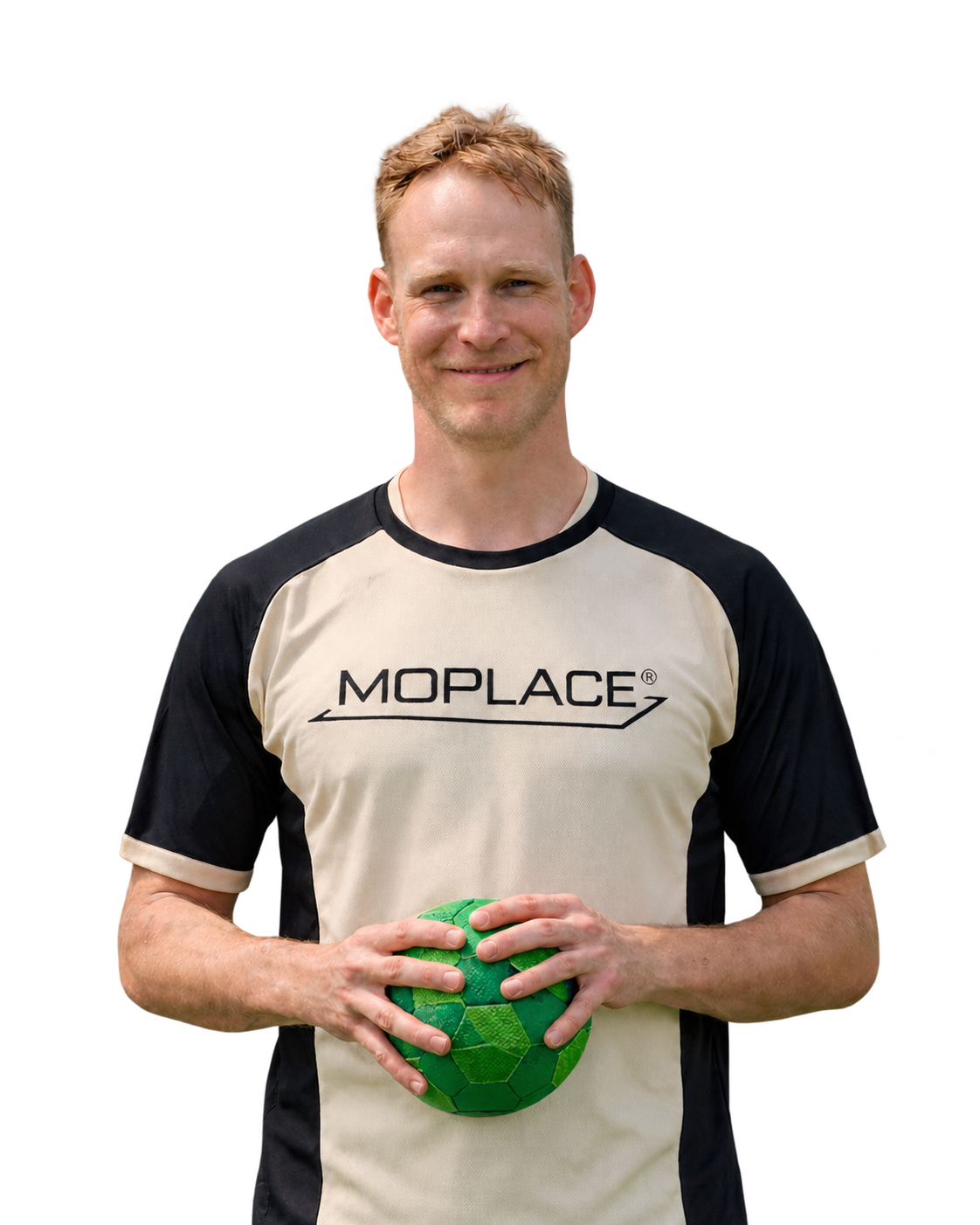 Handballer im MOPLACE Shirt mit einem grünen Handball in den Händen.